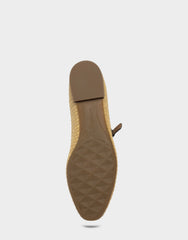 Women's Casual Flat in Natural/Black Basket Raffia