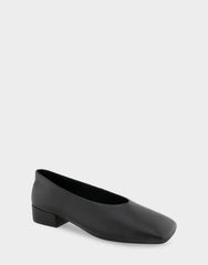 Women's Square Toe Flat in Black Leather