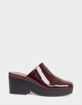 Comfortable Women's Clog in Merlot Crinkle Patent