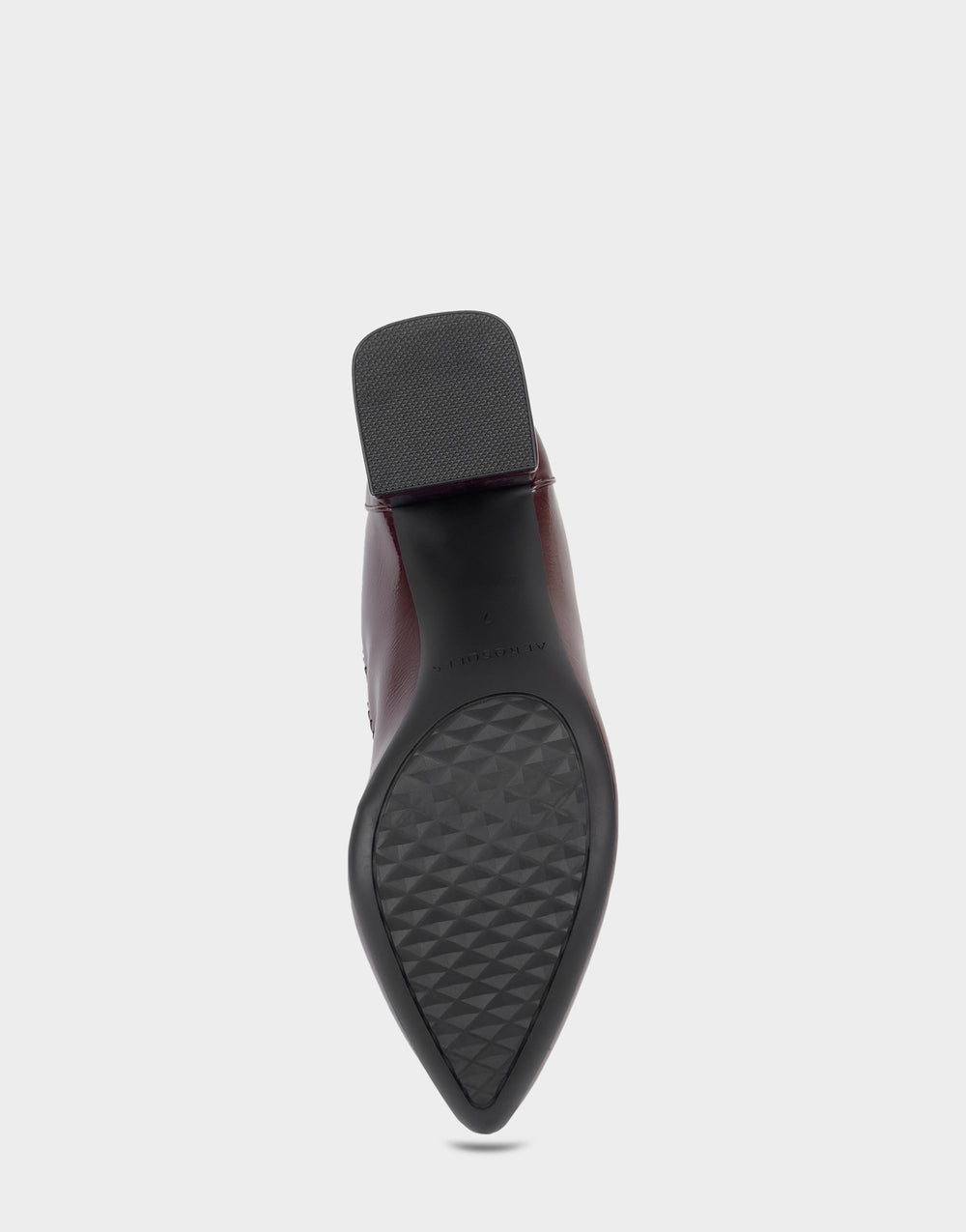 Women's Pump in Merlot Stretch Crinkle Patent